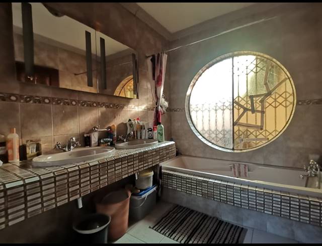 3 BEDROOM HOUSE FOR SALE IN REGENTS PARK